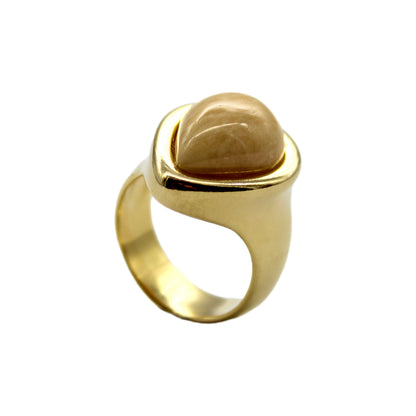 Anillo de piedras preciosas con marco de gota